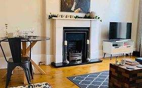 Luxury Fulham Flat With 5* Touches Nr River Thames